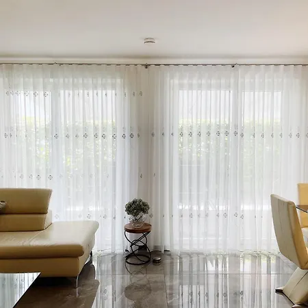 Moderne Mit Garten Und Terrasse Apartment Giessen